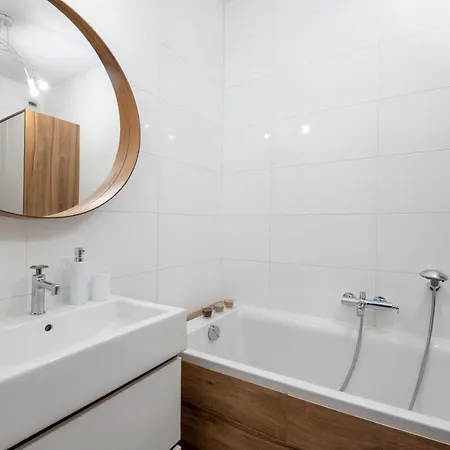 Sleepwithus Woronicza 33b * Warsaw